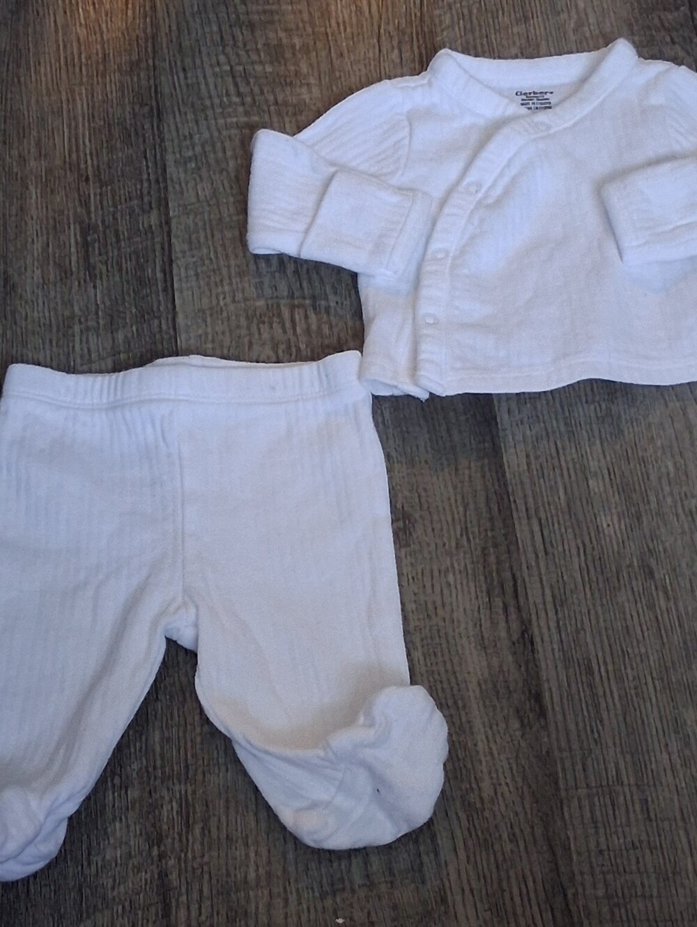 Gerber White Two-Piece Footed Baby Set